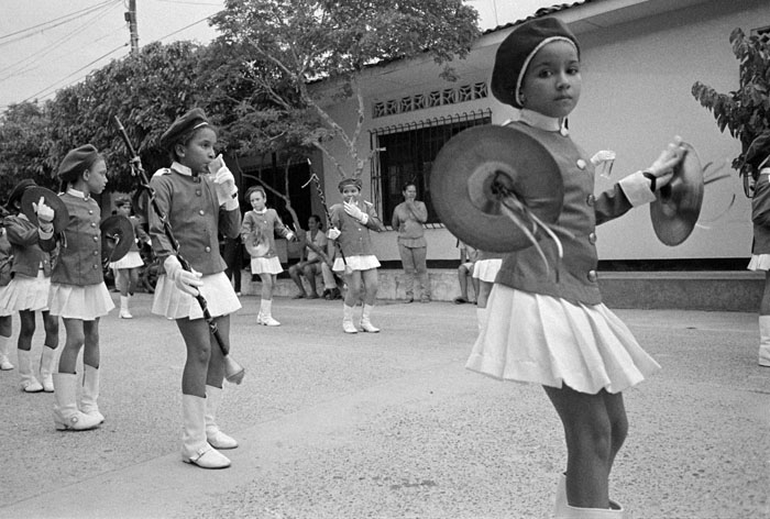 082909_mompos_paradecymbals_trix.jpg