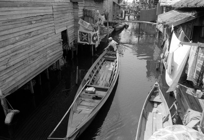 20100612_negara_houseboats2_px.jpg