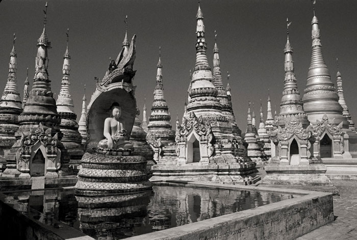 20110220_shan_mank_stupas_pxD76.jpg