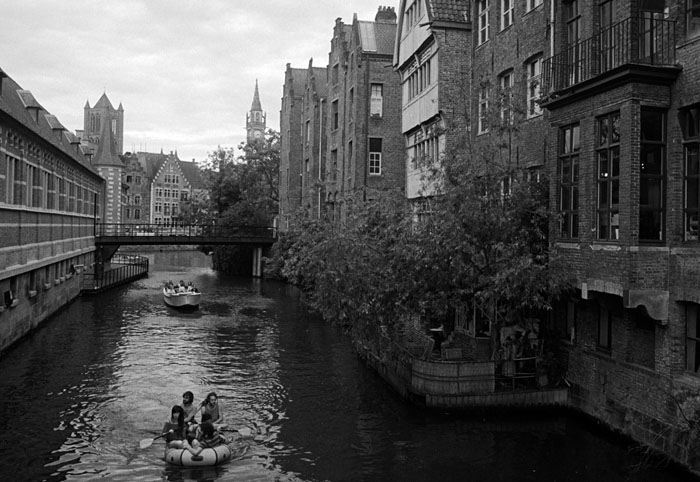 20120621_ghent_canalrowers_txD76.jpg