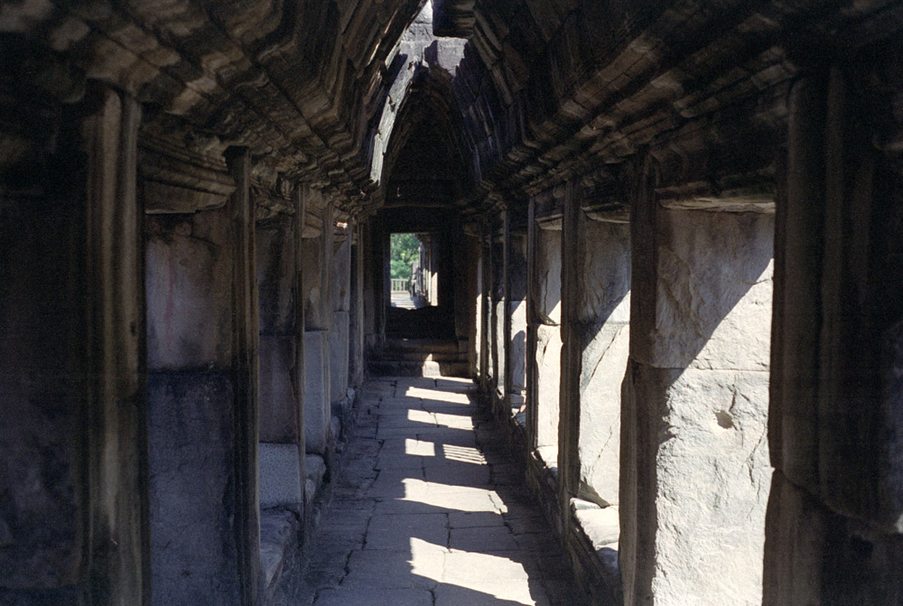 20121218_templewalkway_reala.jpg