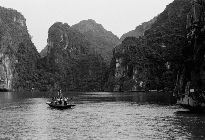 20130414_halong_fishermen2_txXTOL.jpg