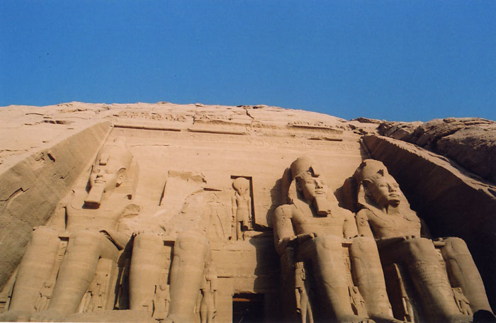 abusimbel-king2.jpg