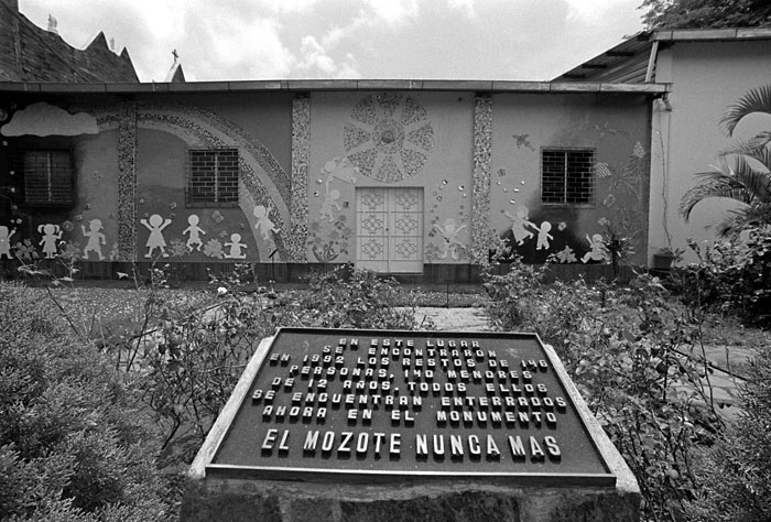 elmozote-church-plaque2.jpg