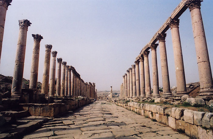 jerashcolonnade.jpg