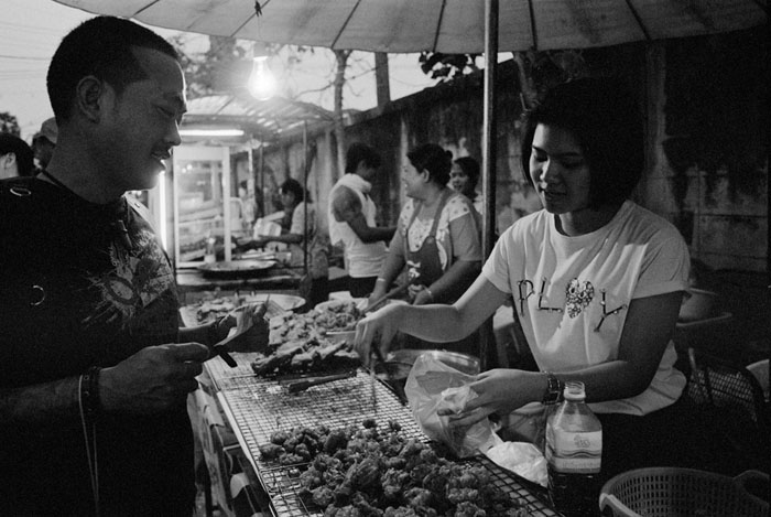 20110326_walkingstreet_bobopakora_np3200XTOL.jpg