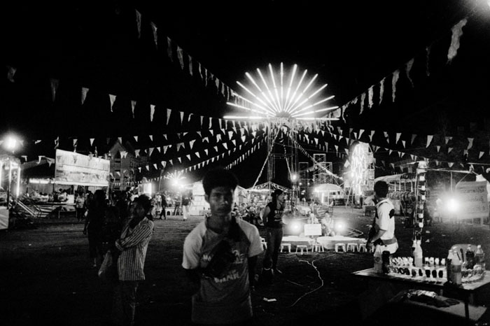 20110410_funfair_lights_np3200XTOL.jpg