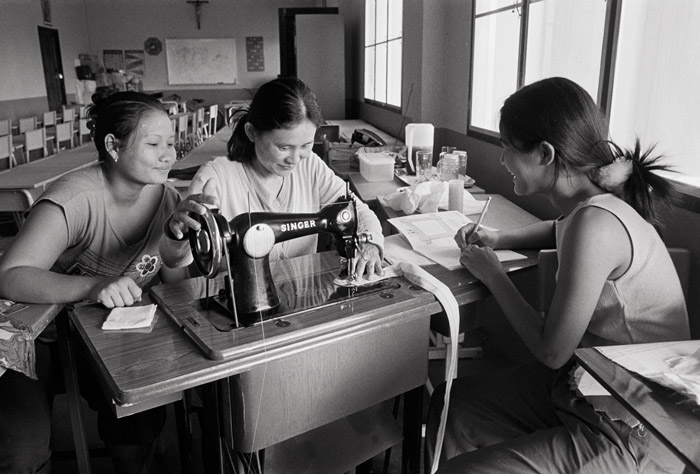 20110730_nuns_teacherssew_np800XTOL.jpg