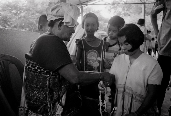 20110813_padet_tying1_np800XTOL.jpg