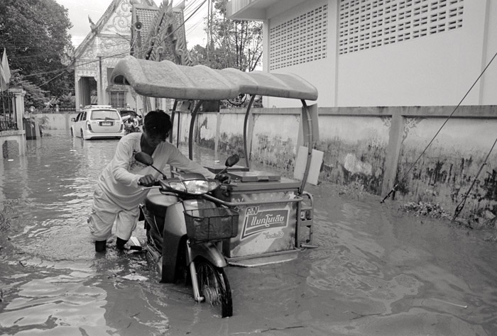 20110912_flood_icecream_pxD76.jpg