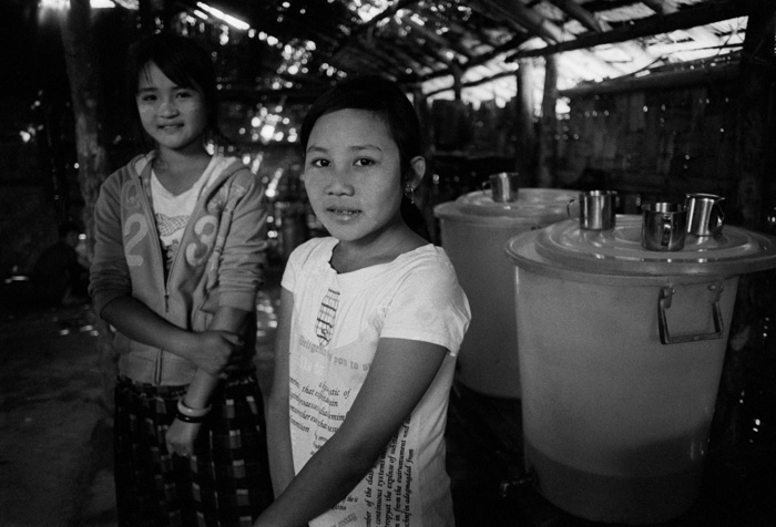 20120209_umphiem_waterbucketgirls_np4003200XTOL.jpg