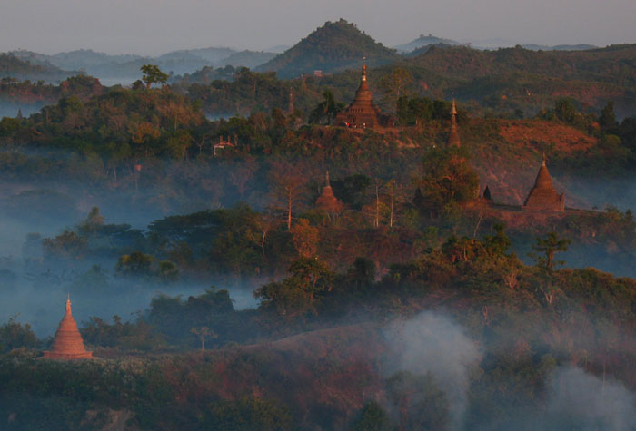 mrauk-shwedaungview2.jpg