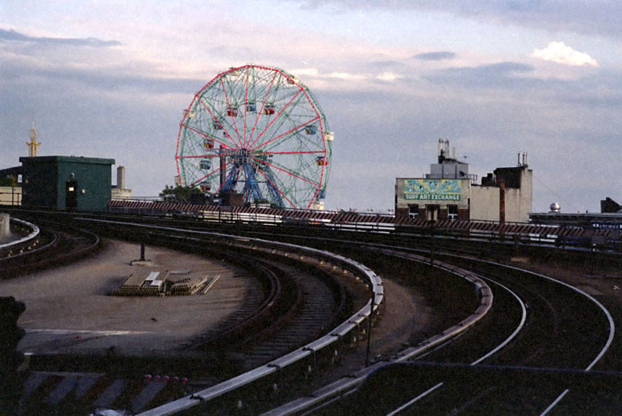 061209_wonderwheel_subwayplatform.jpg