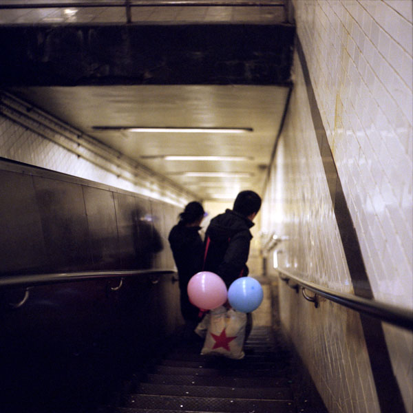 123009_ikonta_59thlexstairsballoons1_portra800pushtetenal.jpg