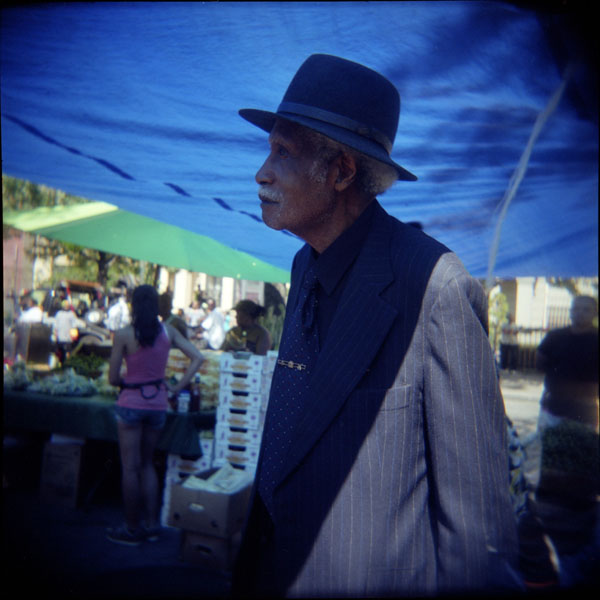 20100906_holga_westindiansuitmanblue_reala.jpg