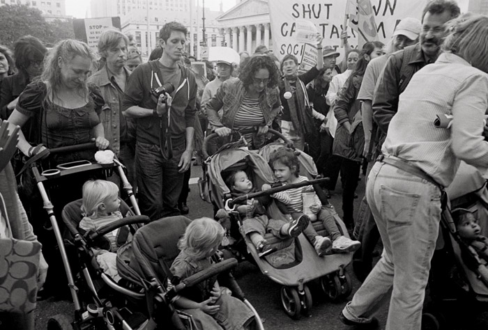 20111005_occupywallst_strollerkids2_tx800XTOL.jpg