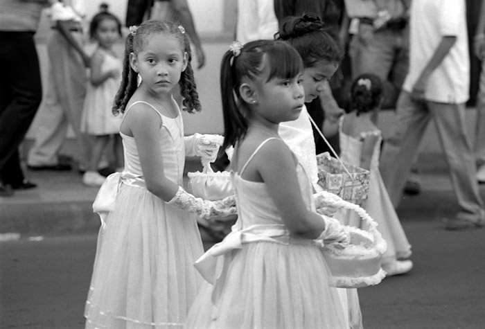 parade-flowergirls1.jpg