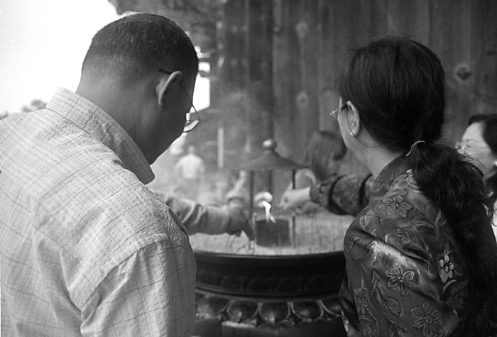 todaiji-incense.jpg