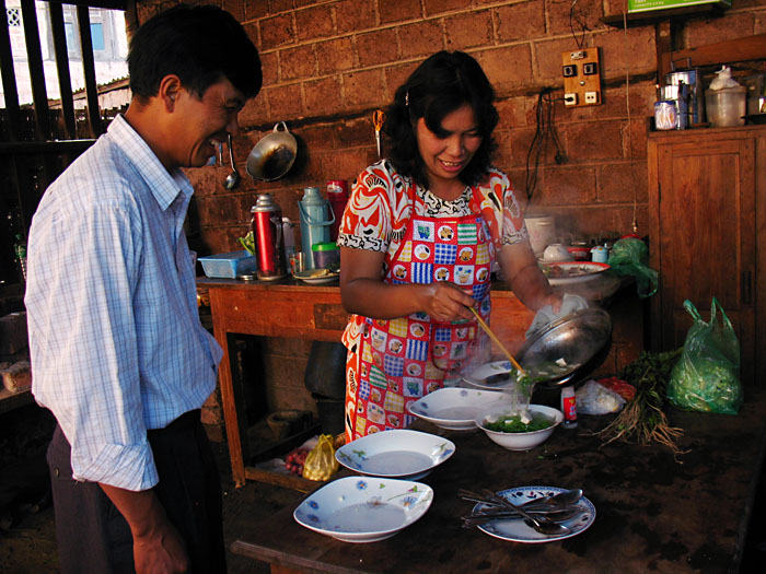 trek-kyaukme-lunch-soup.jpg